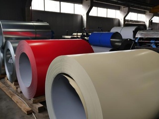 Штрипс с полимерным покрытием Polyester Matt, толщина 0,40 мм, цвет RAL 8017 2 - в «Монолит-Металлопрокат».